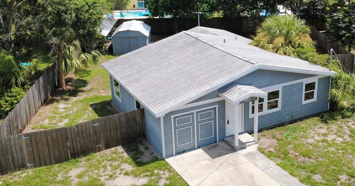 Listing photo of a home in Dunedin, FL